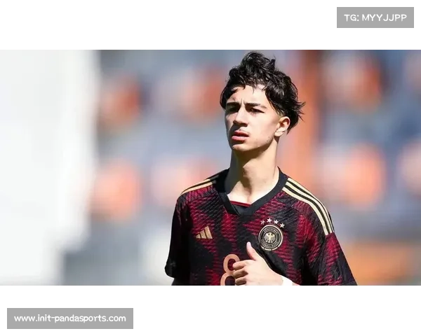 拜仁慕尼黑与费耶诺德后卫里德展开谈判 有意引进这位19岁新星 拜仁慕尼黑与费耶诺德后卫里德展开谈判 有意引进这位19岁新星